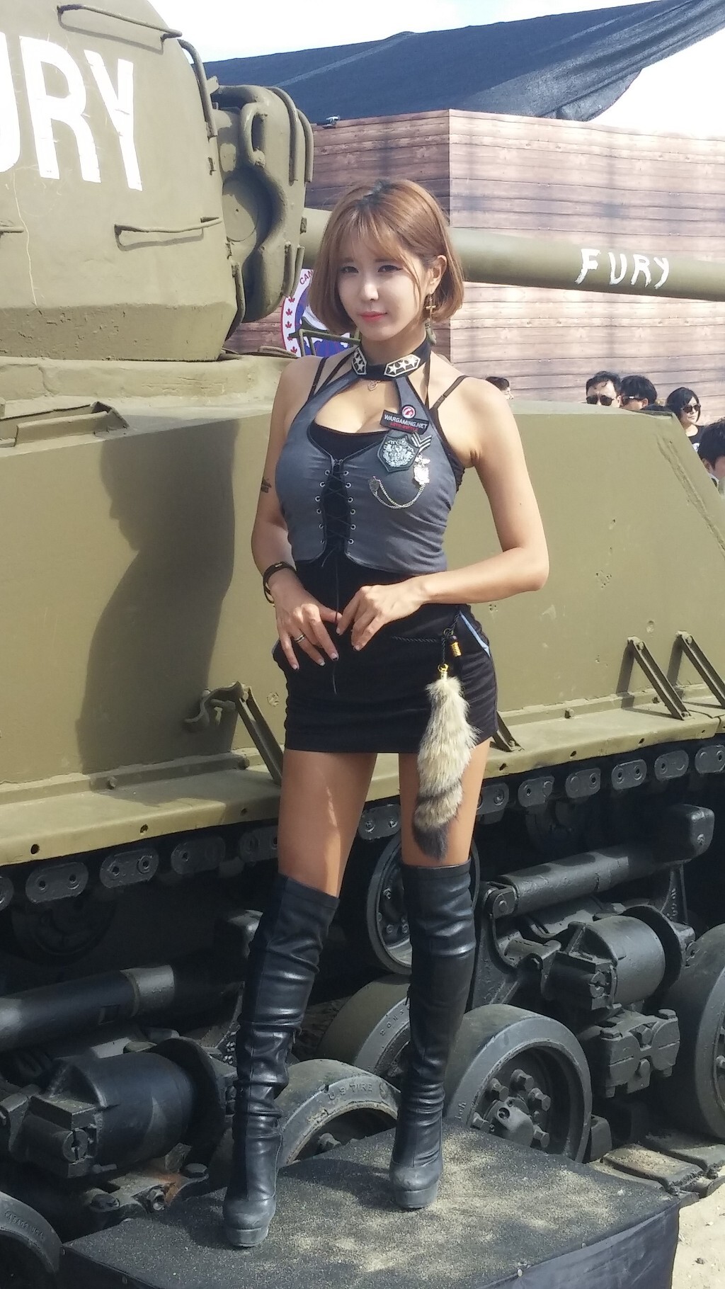 South Korea's top showgirl Xu Yunmei Busan tank world 1